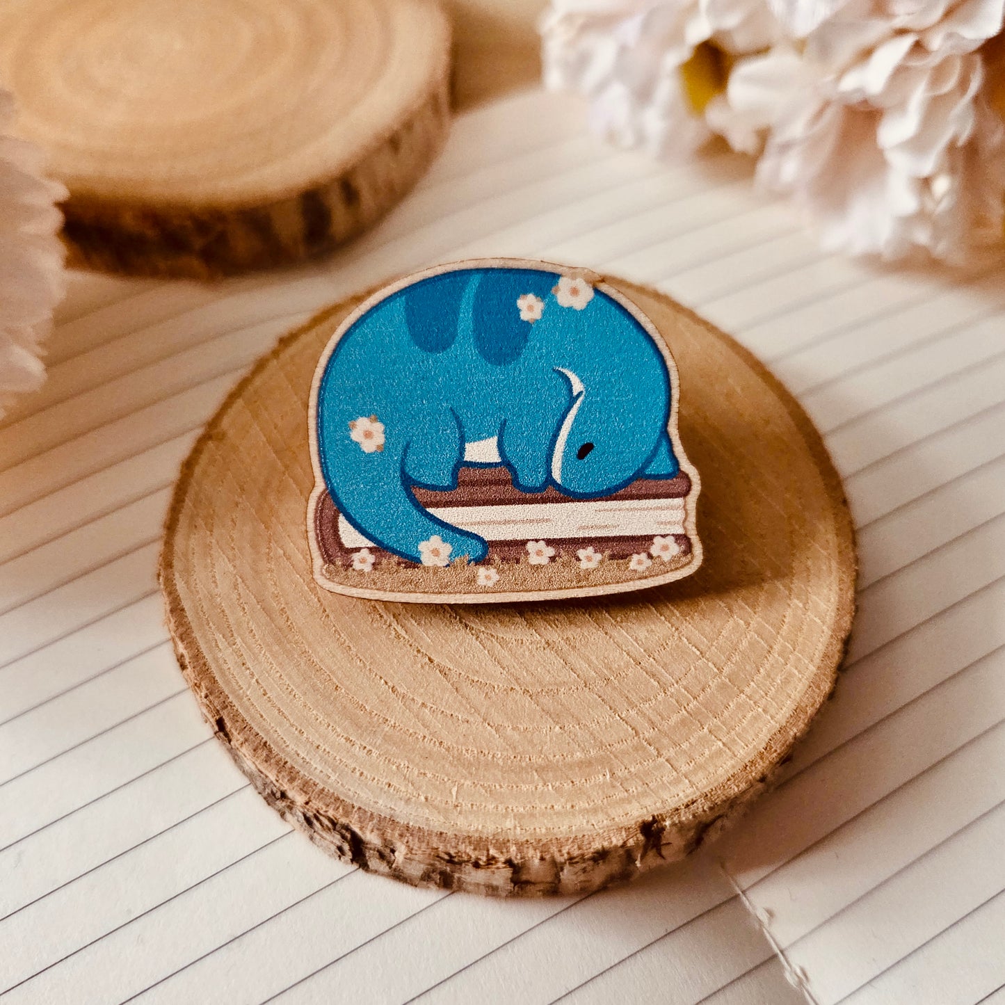 wooden pin - Flowers & Books ❘ Blind Bag